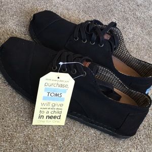 Men’s Toms